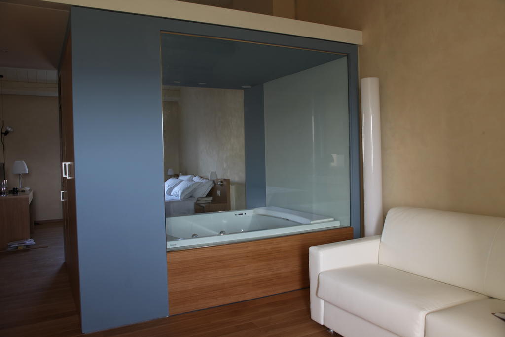 Relais Del Borgo Hotel & Spa 4 Stelle Staffolo Pokoj fotografie